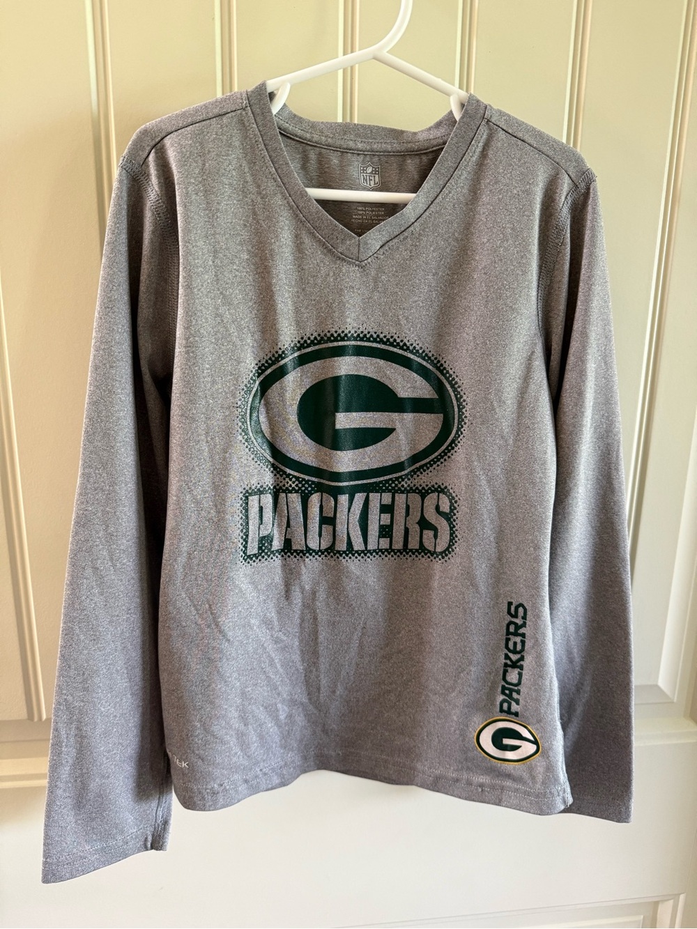 NFL Kids Gray Long-Sleeve V-Neck Packers Tee Size Small 7/8